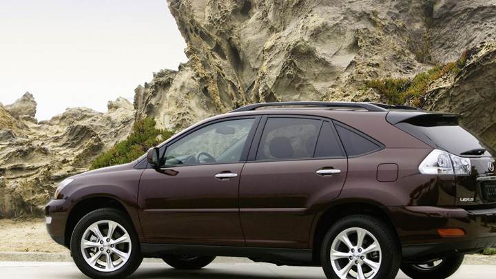 Side Pose Of 2009 Lexus RX 350 Near Mountains